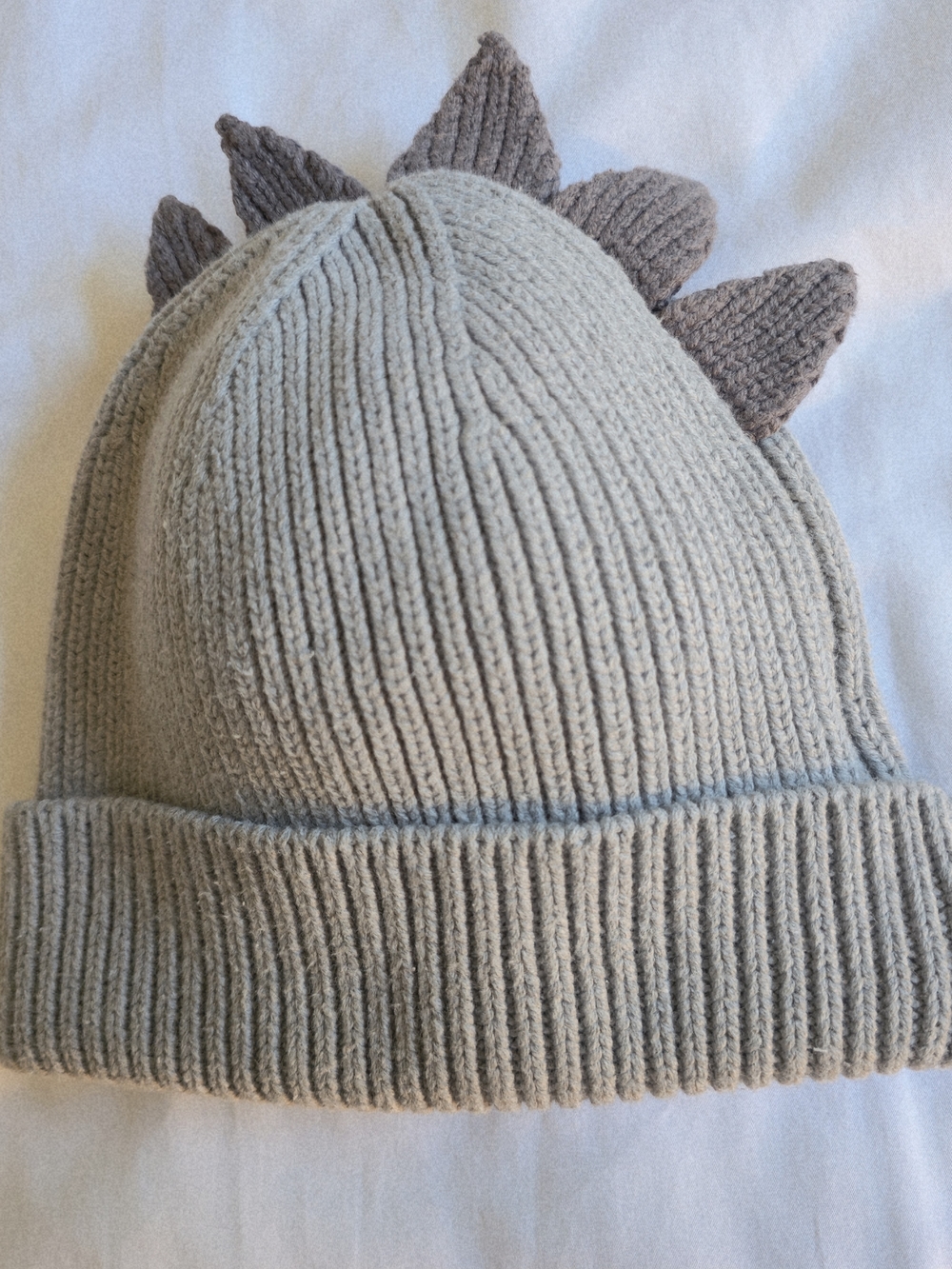 GAP Kids Dino Knit Beanie in Light Gray with Charcoal Spikes, Toddler Hat